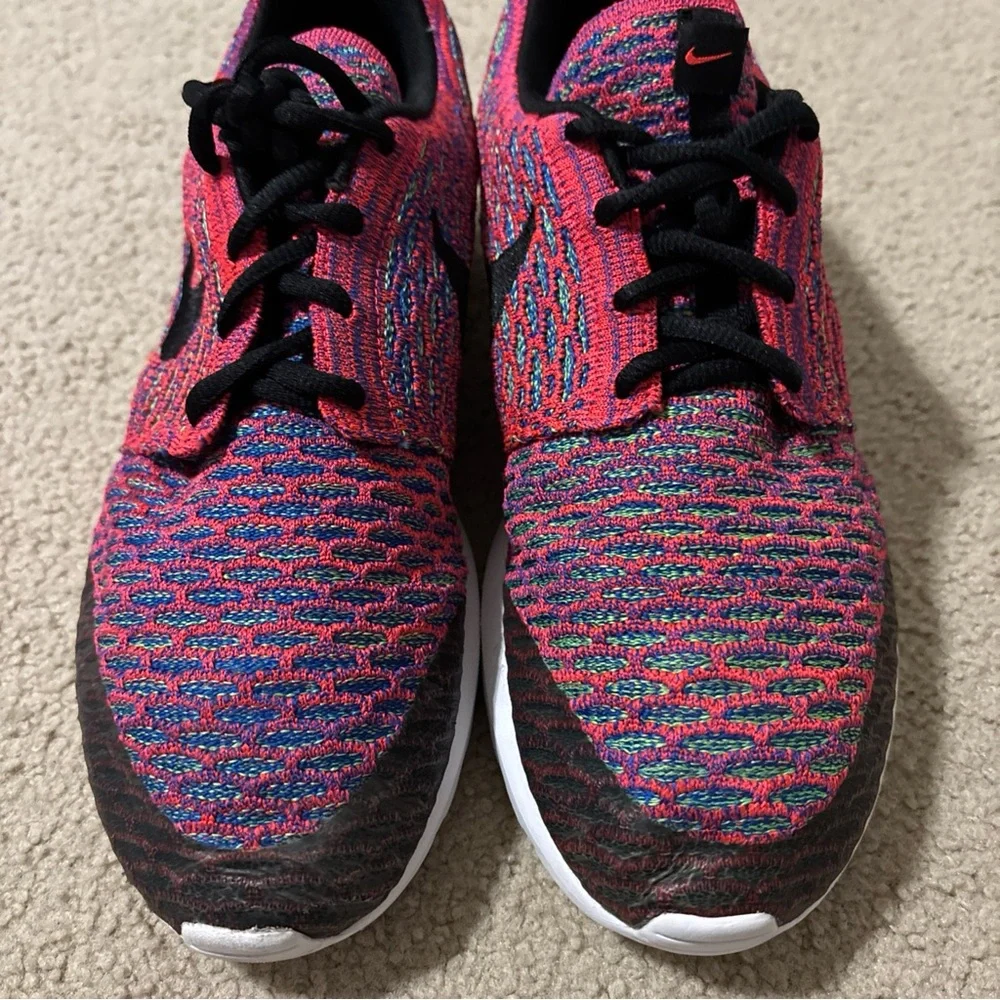 Nike swoosh cushioned